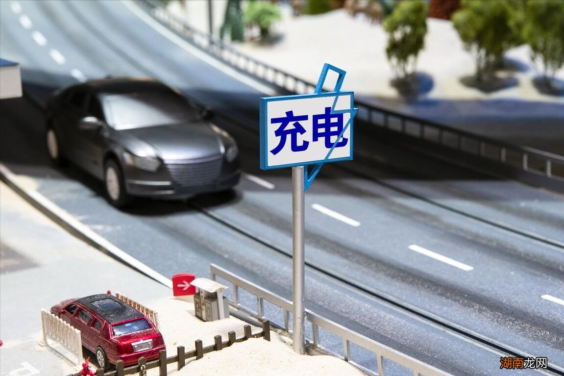 纯电动汽车电瓶能用多久 电动汽车电池寿命一般多长时间