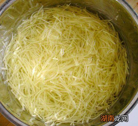 干巴菌煎洋芋丝,干巴菌怎么做好吃?